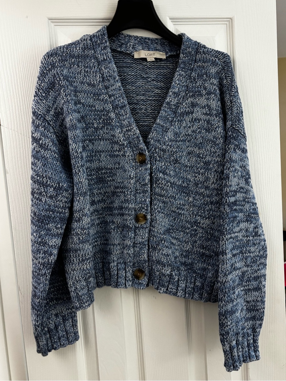 LOFT M cropped Blue Marled V-Neck Button Cardigan